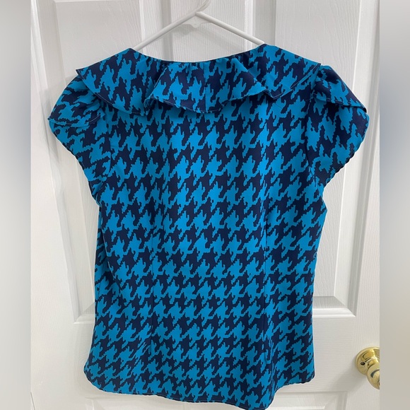 EUC Banana Republic Houndstooth Button Down Ruffle Blouse Sz S - Picture 2 of 4